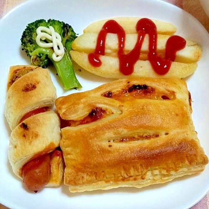 ベーコンチーズ&ソーセージのパイ盛り合わせ